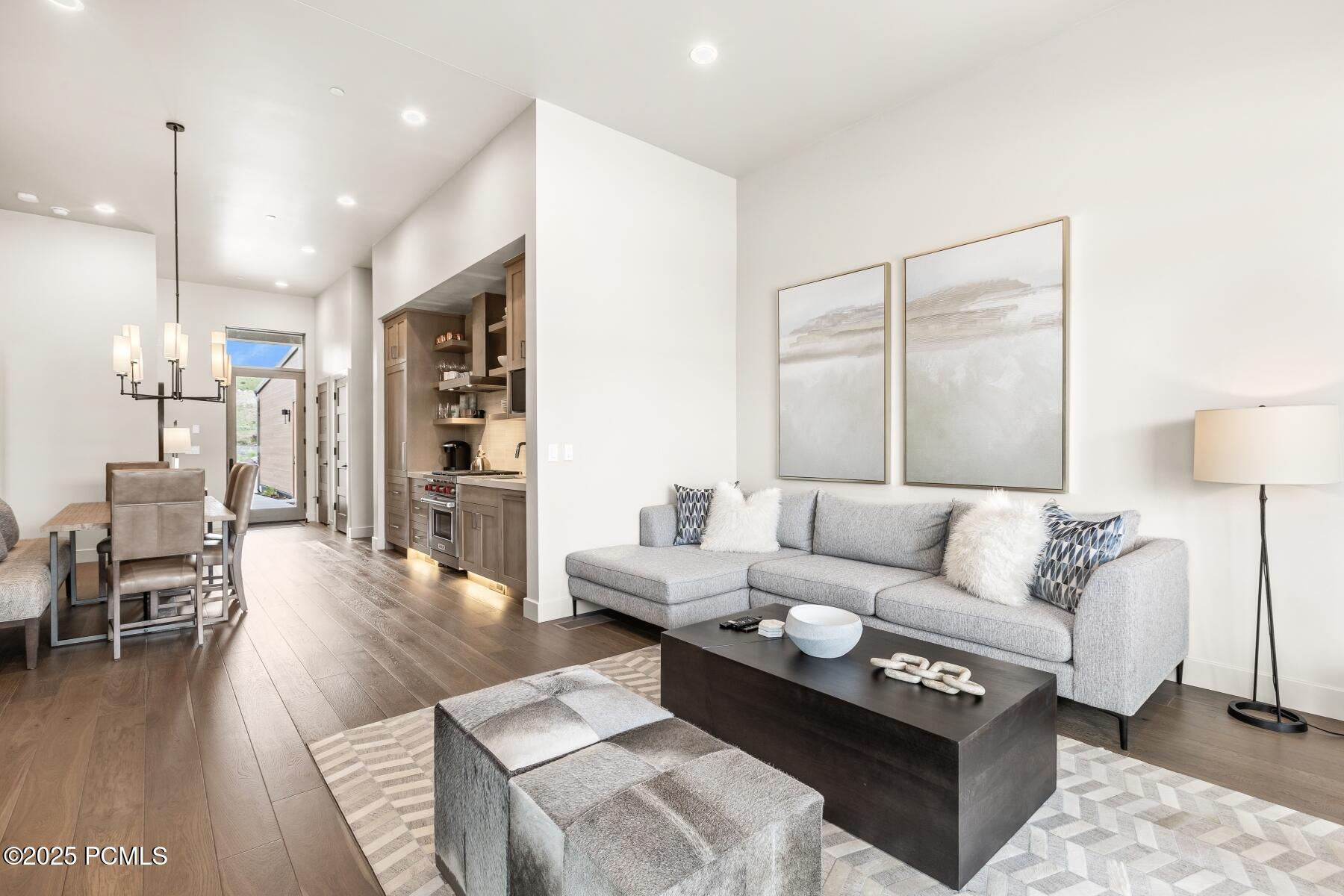 Park City, Utah 84098, United States, 2 Bedrooms Bedrooms, ,3 BathroomsBathrooms,Residential,Active,172224