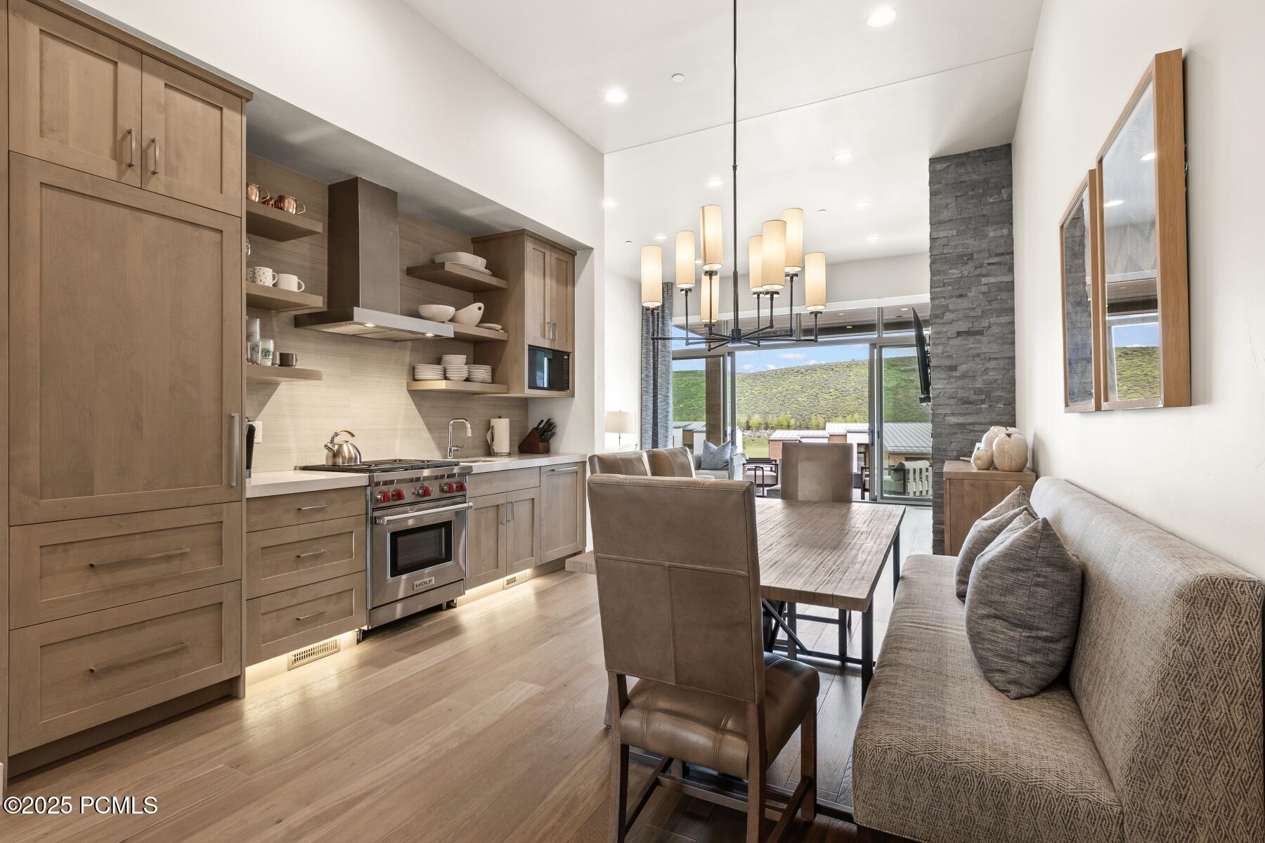 Park City, Utah 84098, United States, 2 Bedrooms Bedrooms, ,3 BathroomsBathrooms,Residential,Active,172224