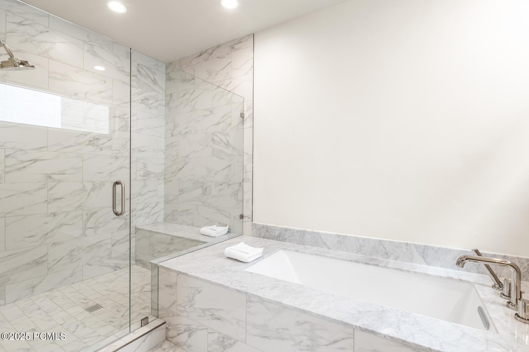 Park City, Utah 84098, United States, 2 Bedrooms Bedrooms, ,3 BathroomsBathrooms,Residential,Active,172224