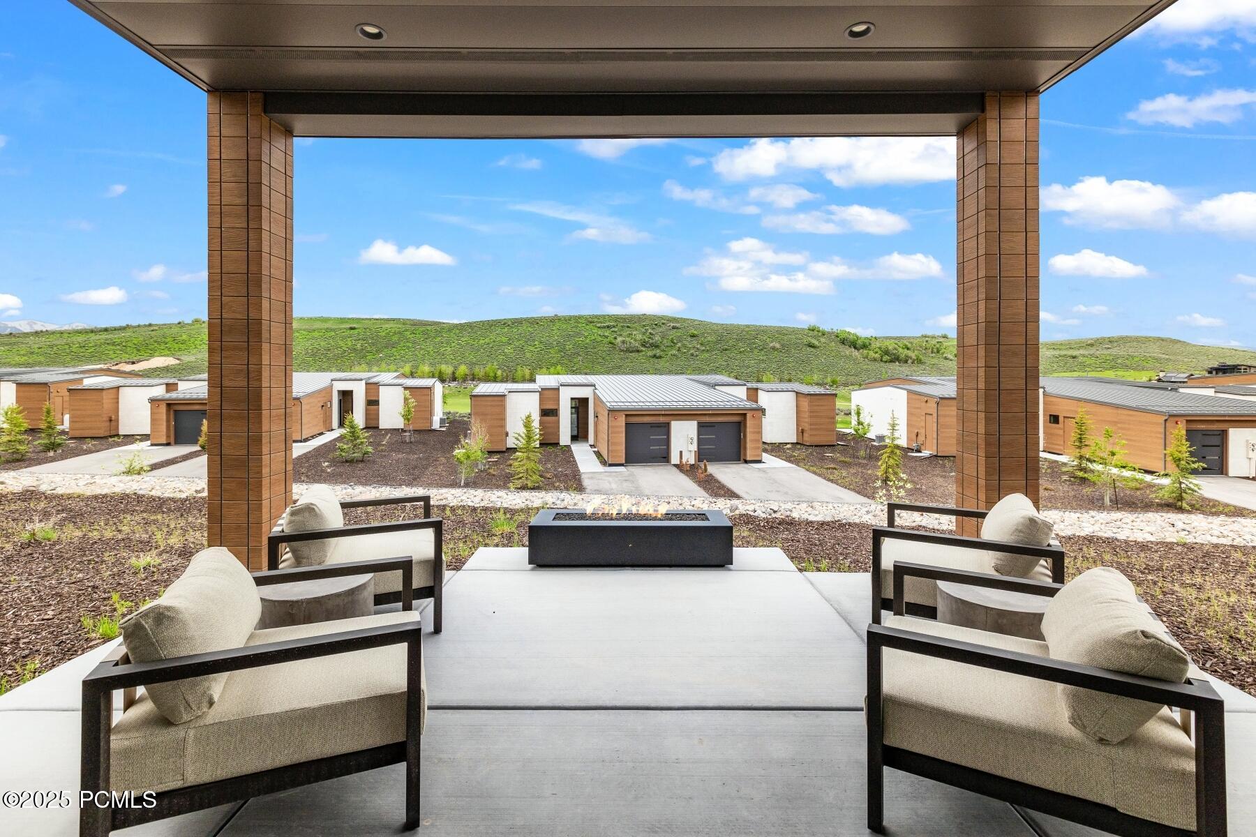 Park City, Utah 84098, United States, 2 Bedrooms Bedrooms, ,3 BathroomsBathrooms,Residential,Active,172224