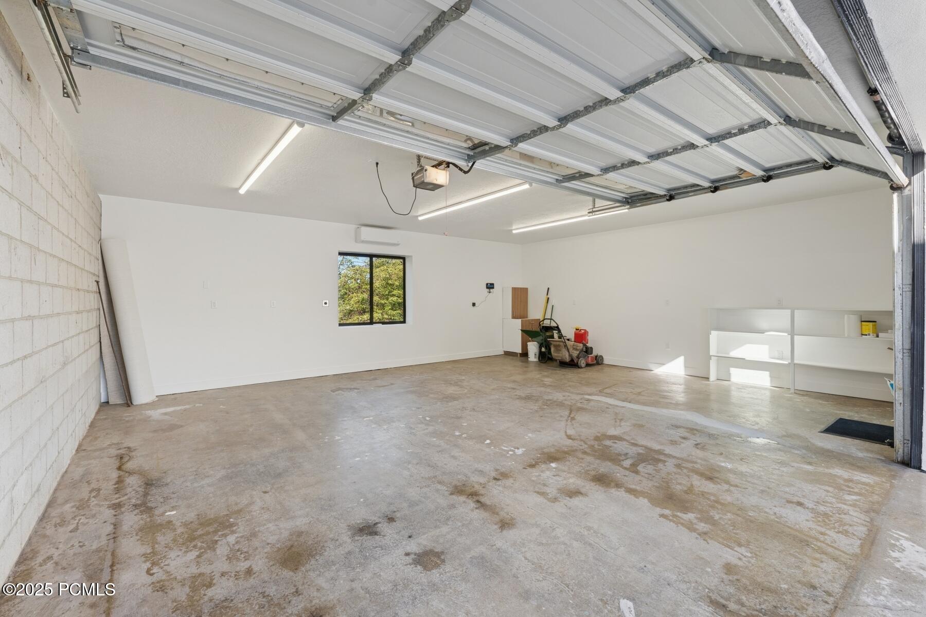 Salt Lake City, Utah 84121, United States, 5 Bedrooms Bedrooms, ,4 BathroomsBathrooms,Residential,Active,234373