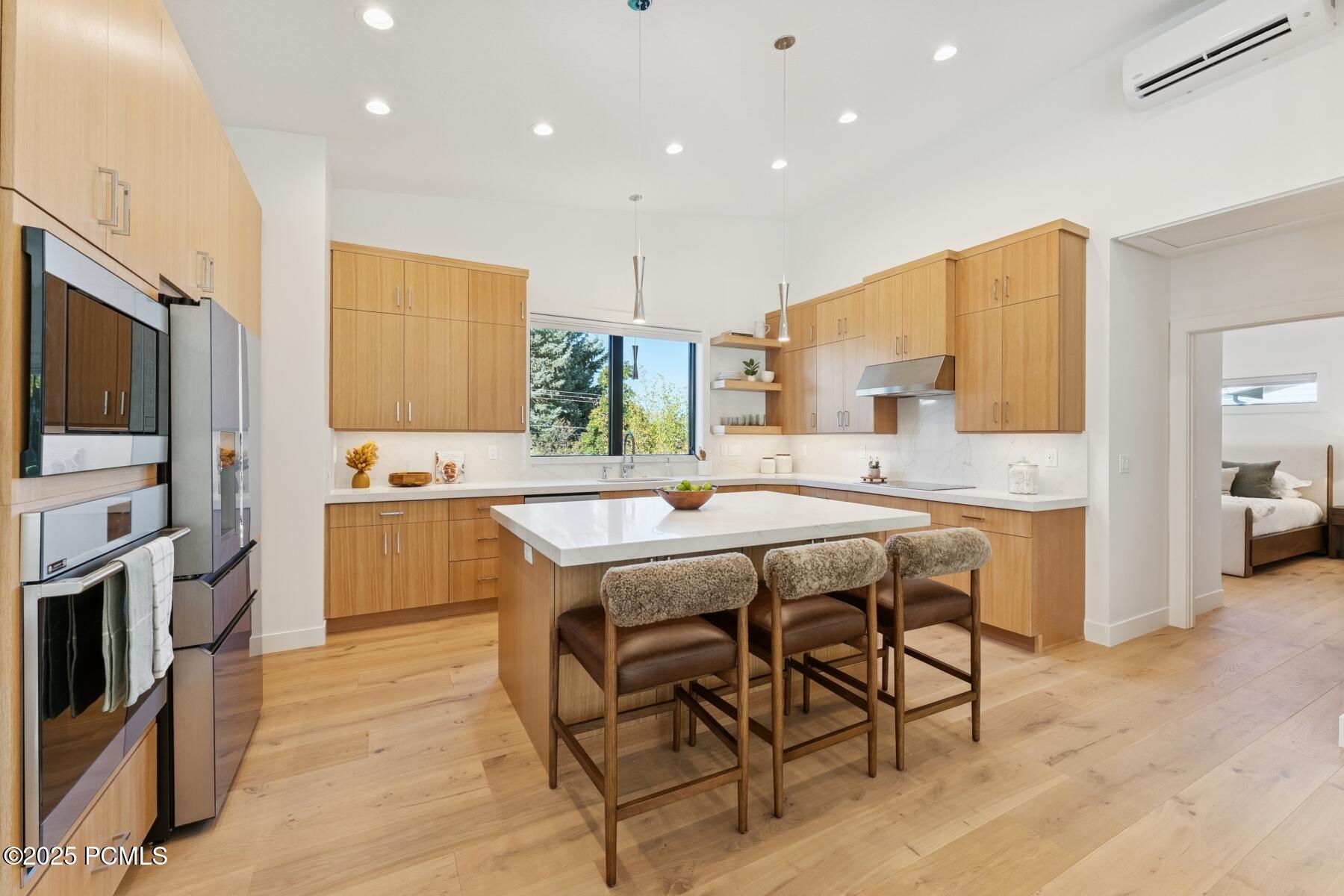 Salt Lake City, Utah 84121, United States, 5 Bedrooms Bedrooms, ,4 BathroomsBathrooms,Residential,Active,234373