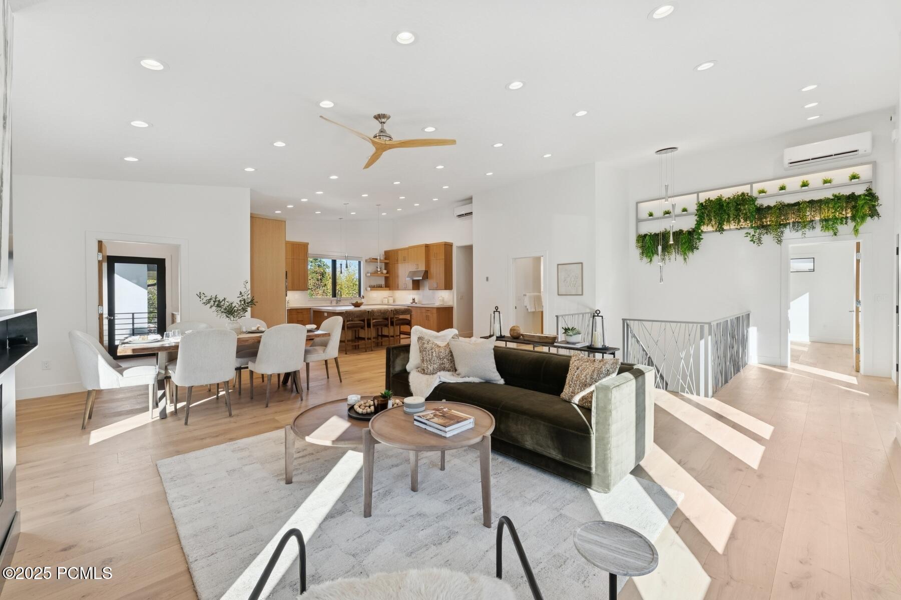 Salt Lake City, Utah 84121, United States, 5 Bedrooms Bedrooms, ,4 BathroomsBathrooms,Residential,Active,234373