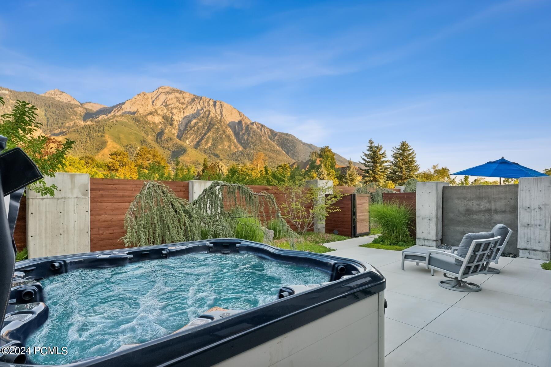 Salt Lake City, Utah 84124, United States, 5 Bedrooms Bedrooms, ,7 BathroomsBathrooms,Residential,Pending,8220
