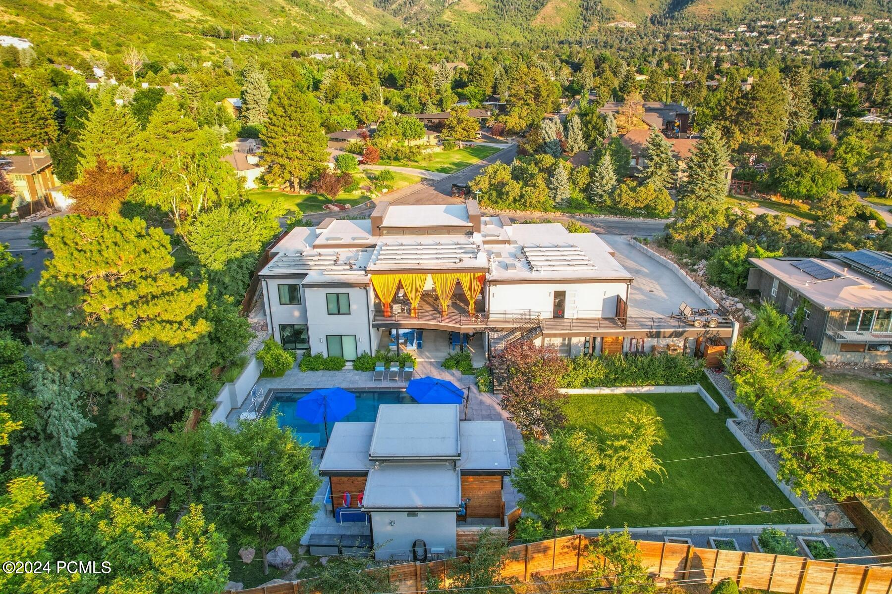 Salt Lake City, Utah 84124, United States, 5 Bedrooms Bedrooms, ,7 BathroomsBathrooms,Residential,Pending,8220