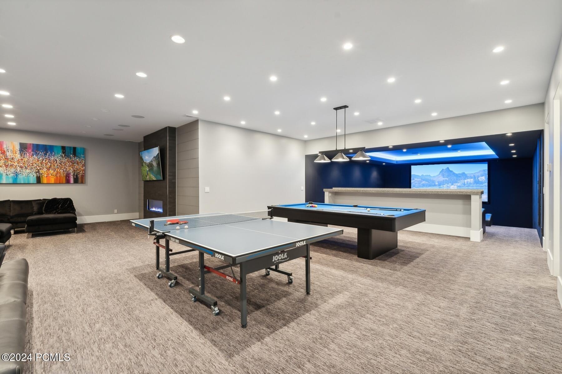 Salt Lake City, Utah 84124, United States, 5 Bedrooms Bedrooms, ,7 BathroomsBathrooms,Residential,Pending,8220