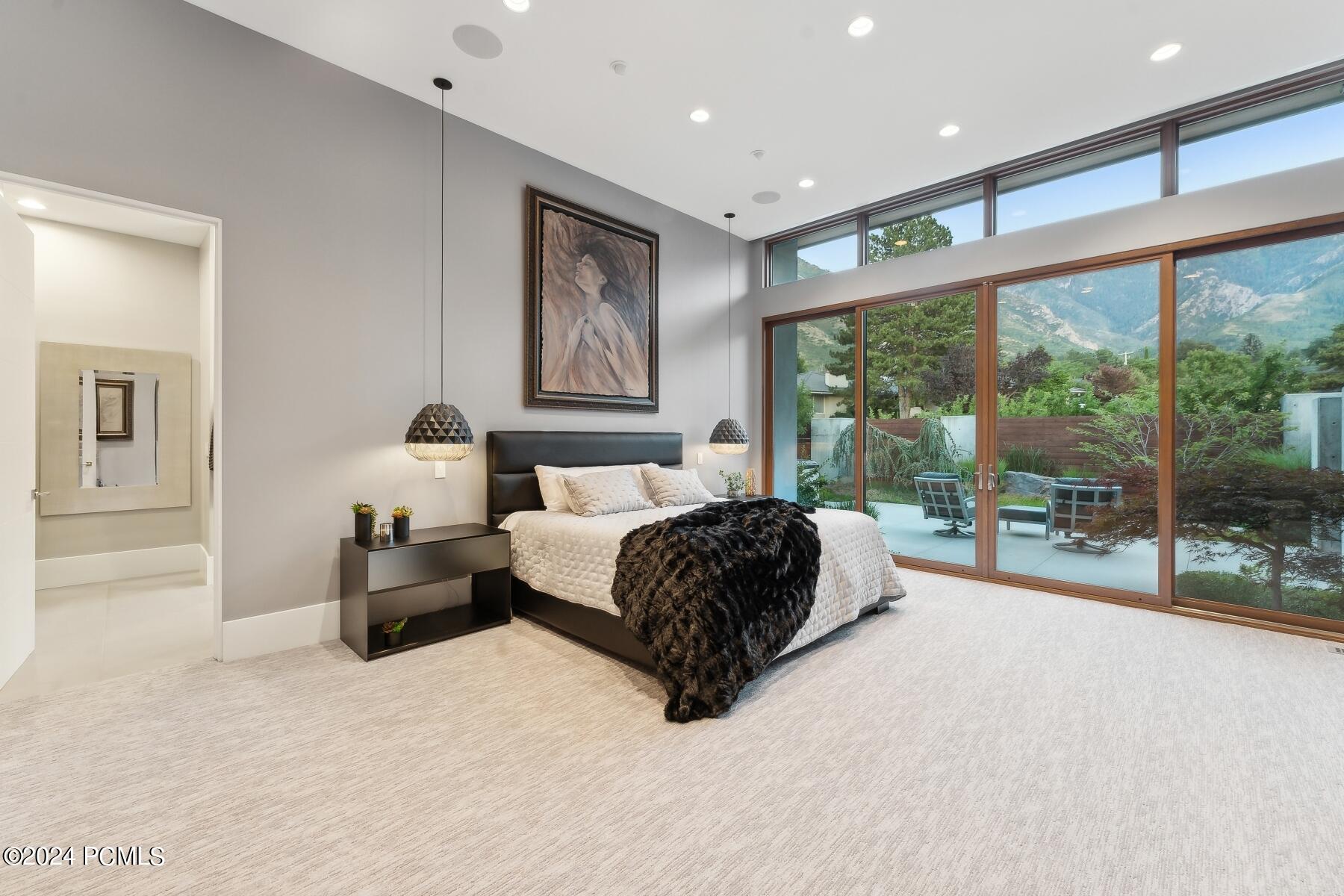 Salt Lake City, Utah 84124, United States, 5 Bedrooms Bedrooms, ,7 BathroomsBathrooms,Residential,Pending,8220