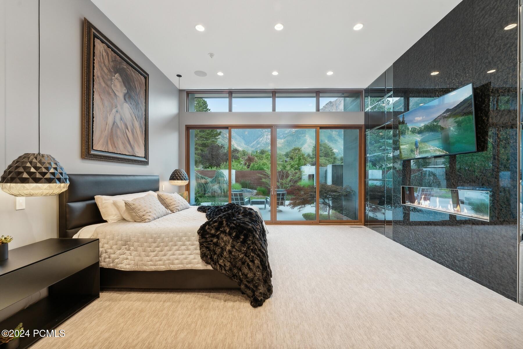 Salt Lake City, Utah 84124, United States, 5 Bedrooms Bedrooms, ,7 BathroomsBathrooms,Residential,Pending,8220