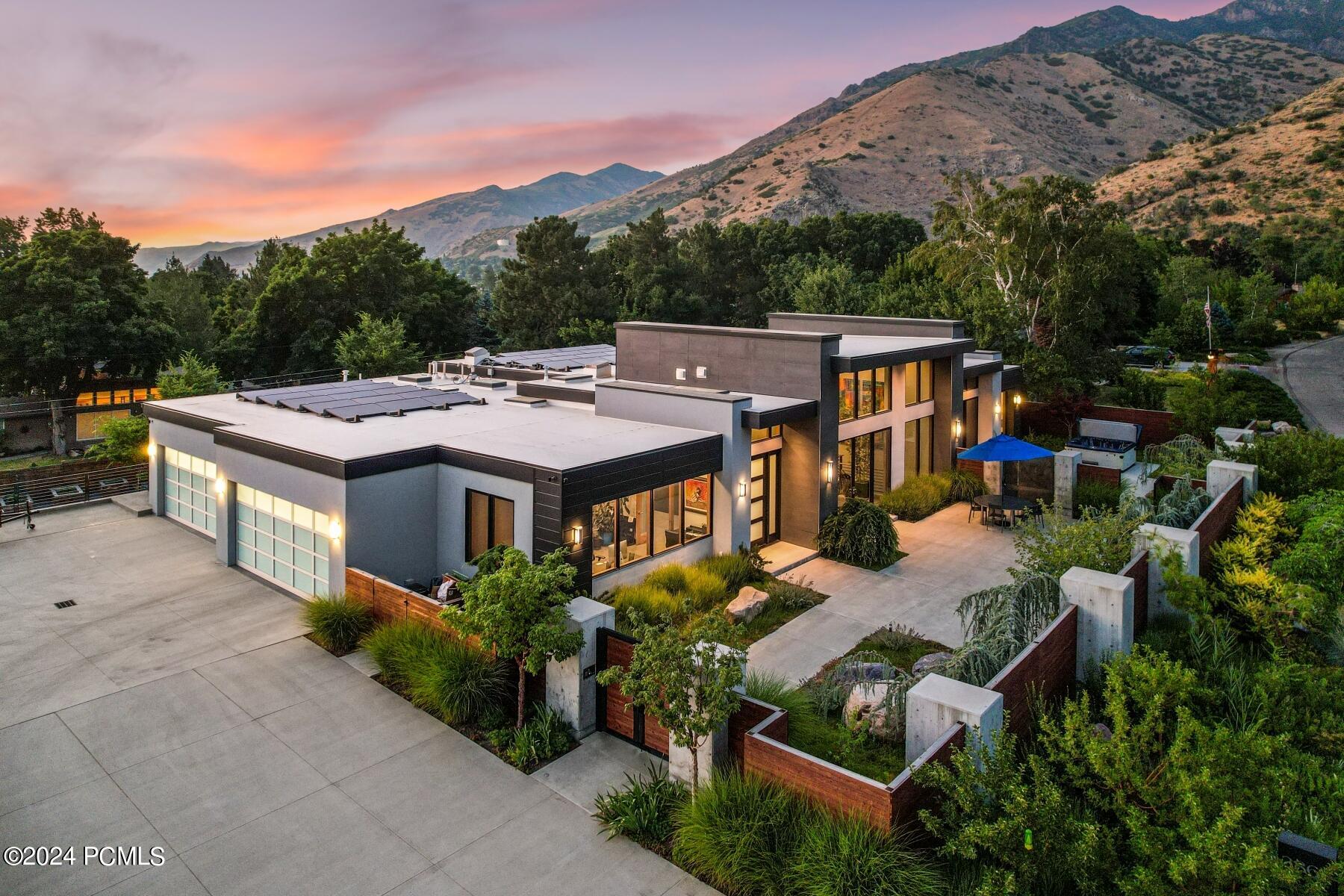 Salt Lake City, Utah 84124, United States, 5 Bedrooms Bedrooms, ,7 BathroomsBathrooms,Residential,Pending,8220