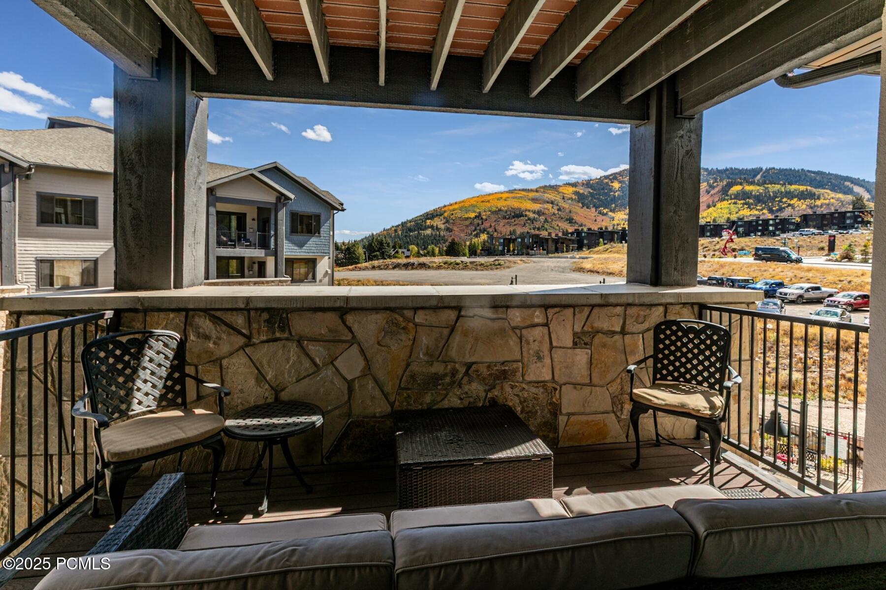 Park City, Utah 84098, United States, 2 Bedrooms Bedrooms, ,3 BathroomsBathrooms,Residential,Active,221537