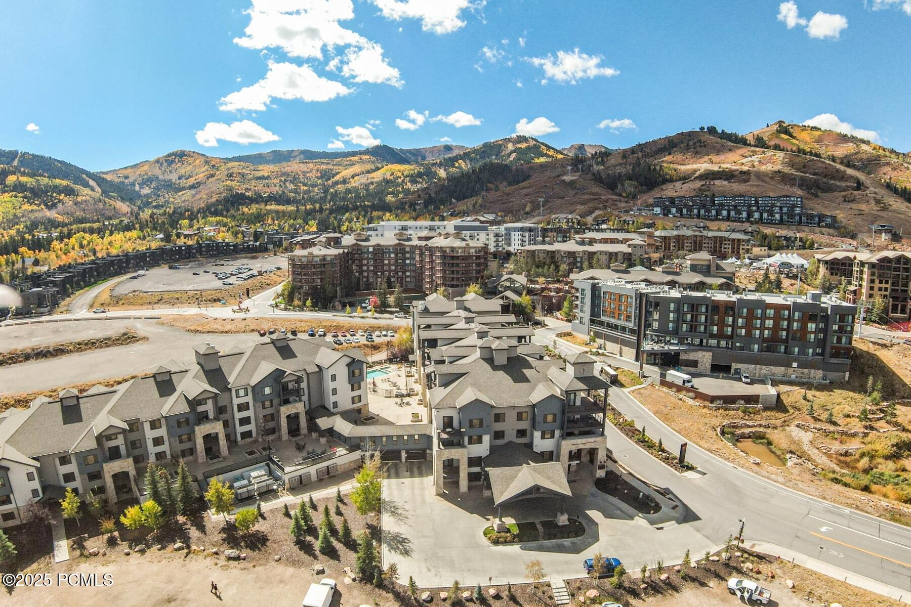 Park City, Utah 84098, United States, 2 Bedrooms Bedrooms, ,3 BathroomsBathrooms,Residential,Active,221537