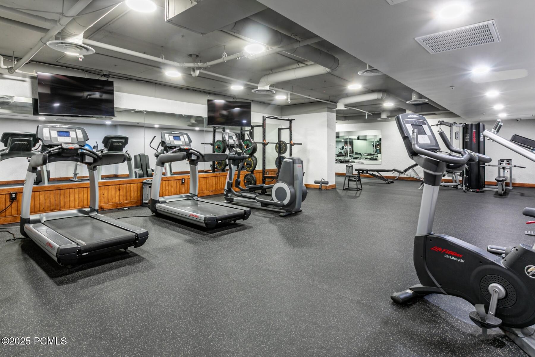 Park City, Utah 84098, United States, 2 Bedrooms Bedrooms, ,3 BathroomsBathrooms,Residential,Active,221537