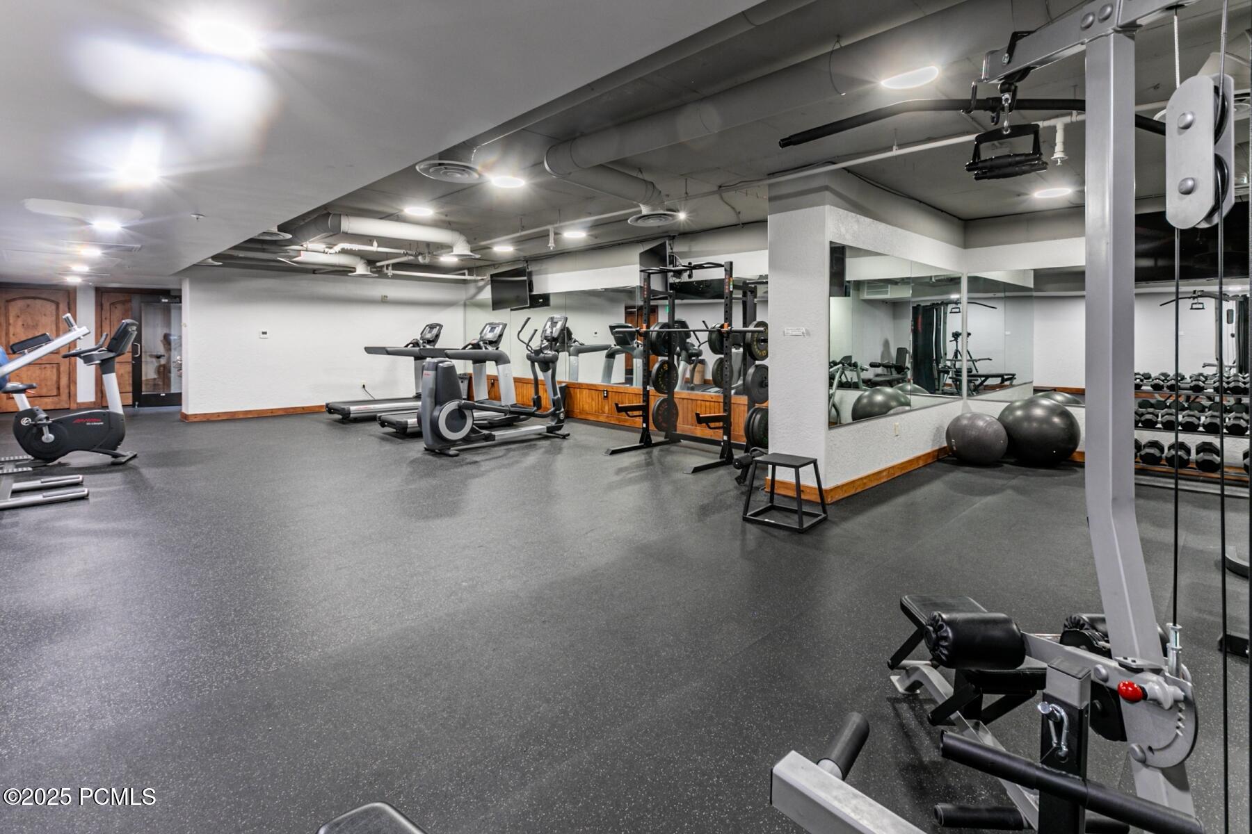 Park City, Utah 84098, United States, 2 Bedrooms Bedrooms, ,3 BathroomsBathrooms,Residential,Active,221537