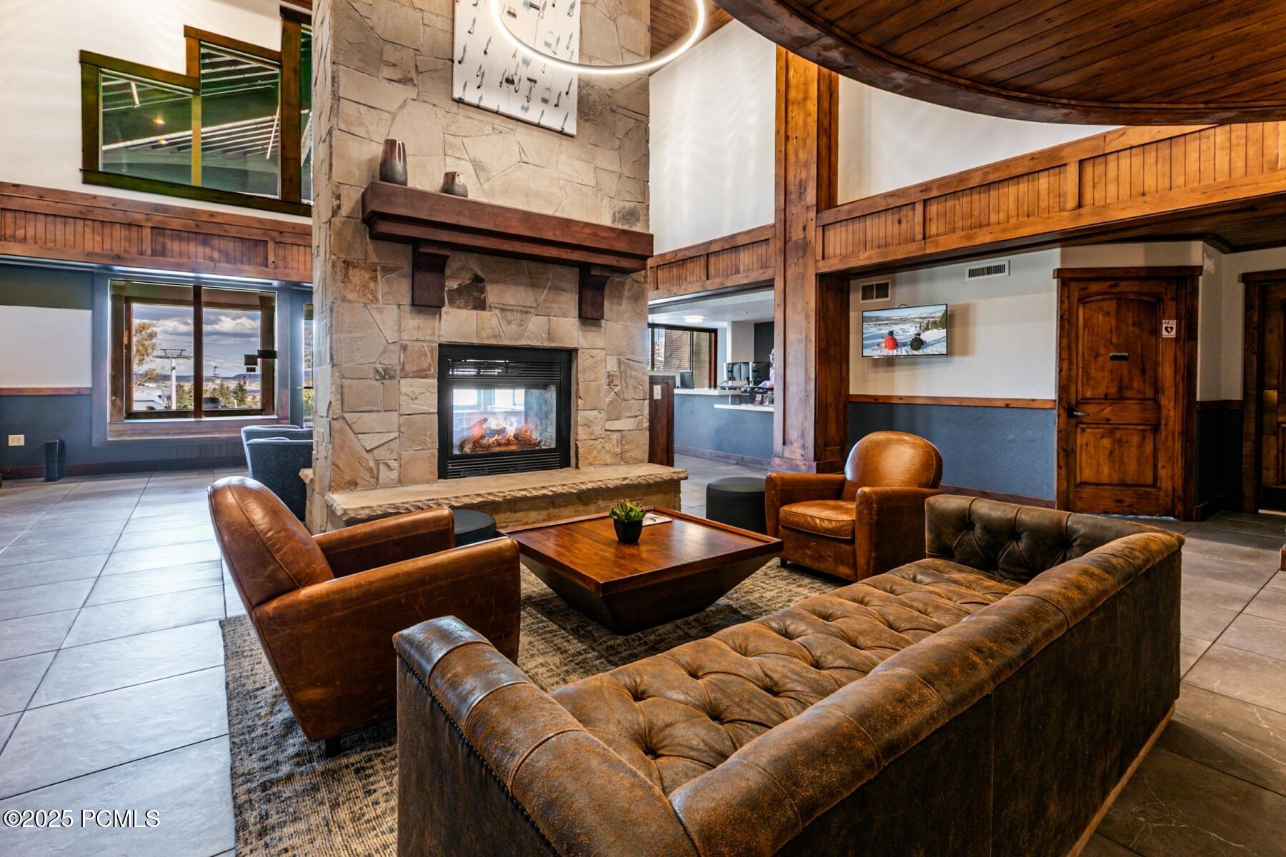 Park City, Utah 84098, United States, 2 Bedrooms Bedrooms, ,3 BathroomsBathrooms,Residential,Active,221537