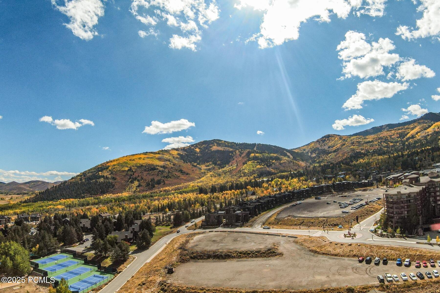 Park City, Utah 84098, United States, 2 Bedrooms Bedrooms, ,3 BathroomsBathrooms,Residential,Active,221537