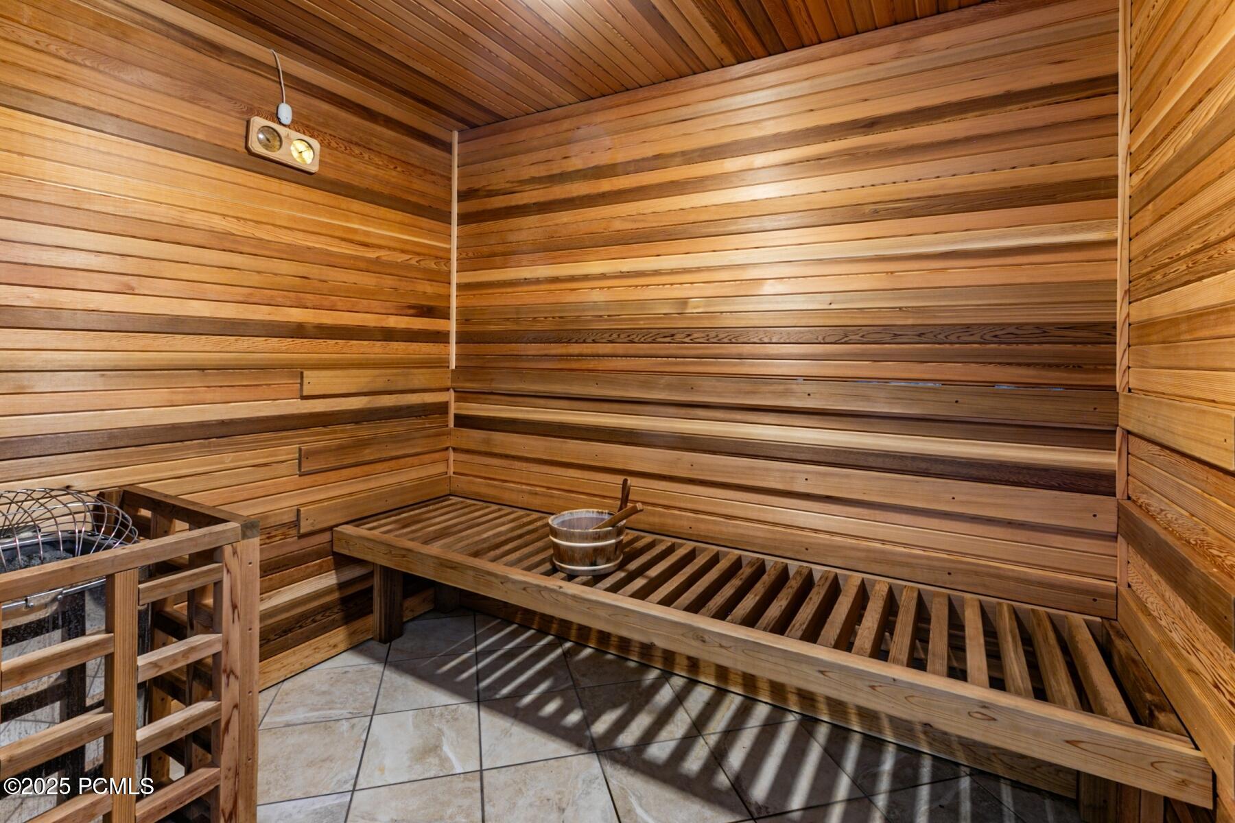 Park City, Utah 84098, United States, 2 Bedrooms Bedrooms, ,3 BathroomsBathrooms,Residential,Active,221537