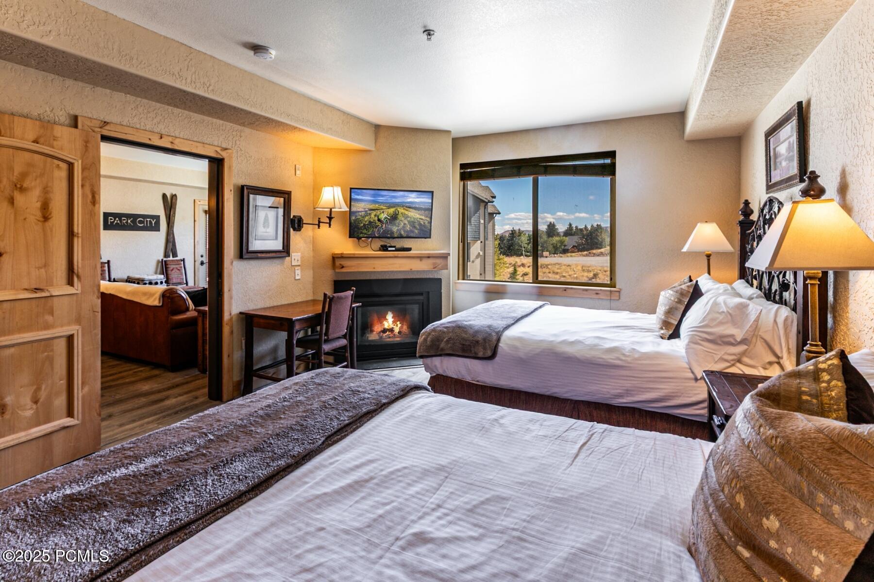 Park City, Utah 84098, United States, 2 Bedrooms Bedrooms, ,3 BathroomsBathrooms,Residential,Active,221537