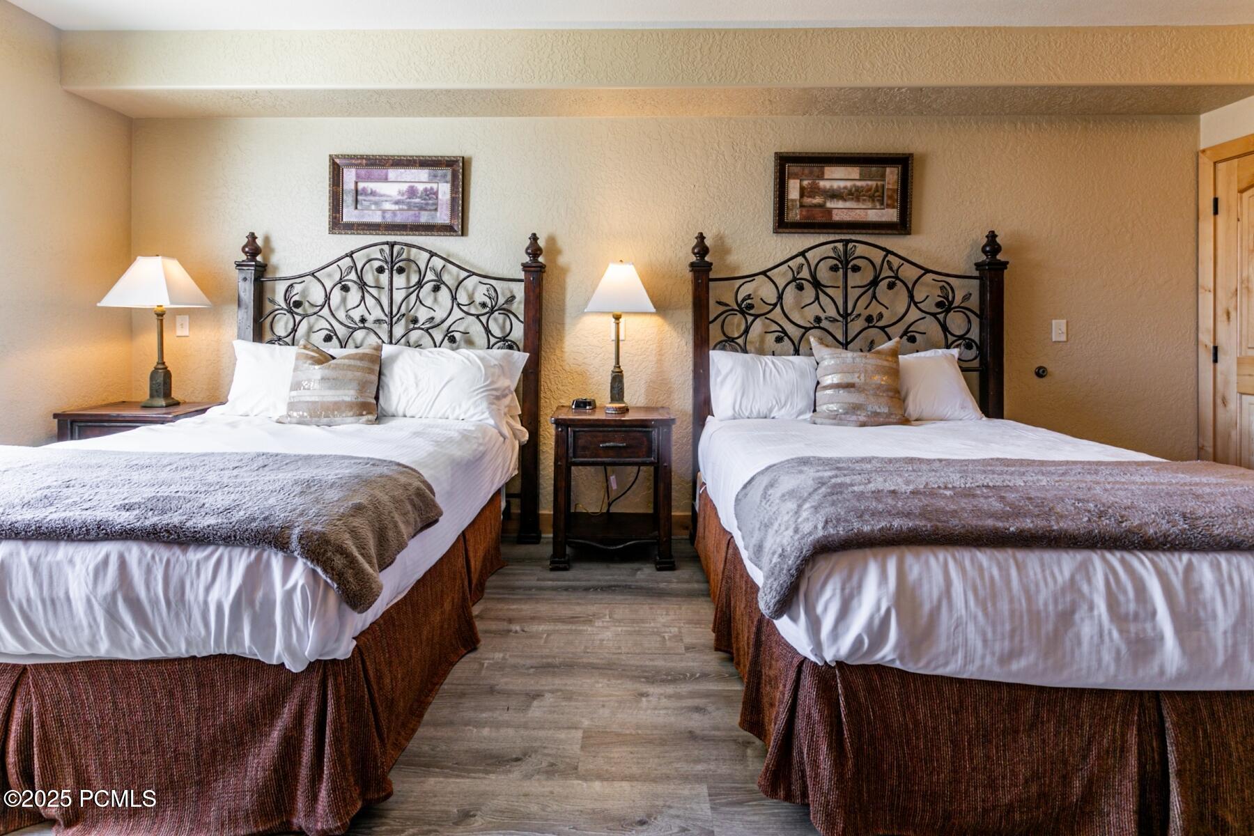 Park City, Utah 84098, United States, 2 Bedrooms Bedrooms, ,3 BathroomsBathrooms,Residential,Active,221537