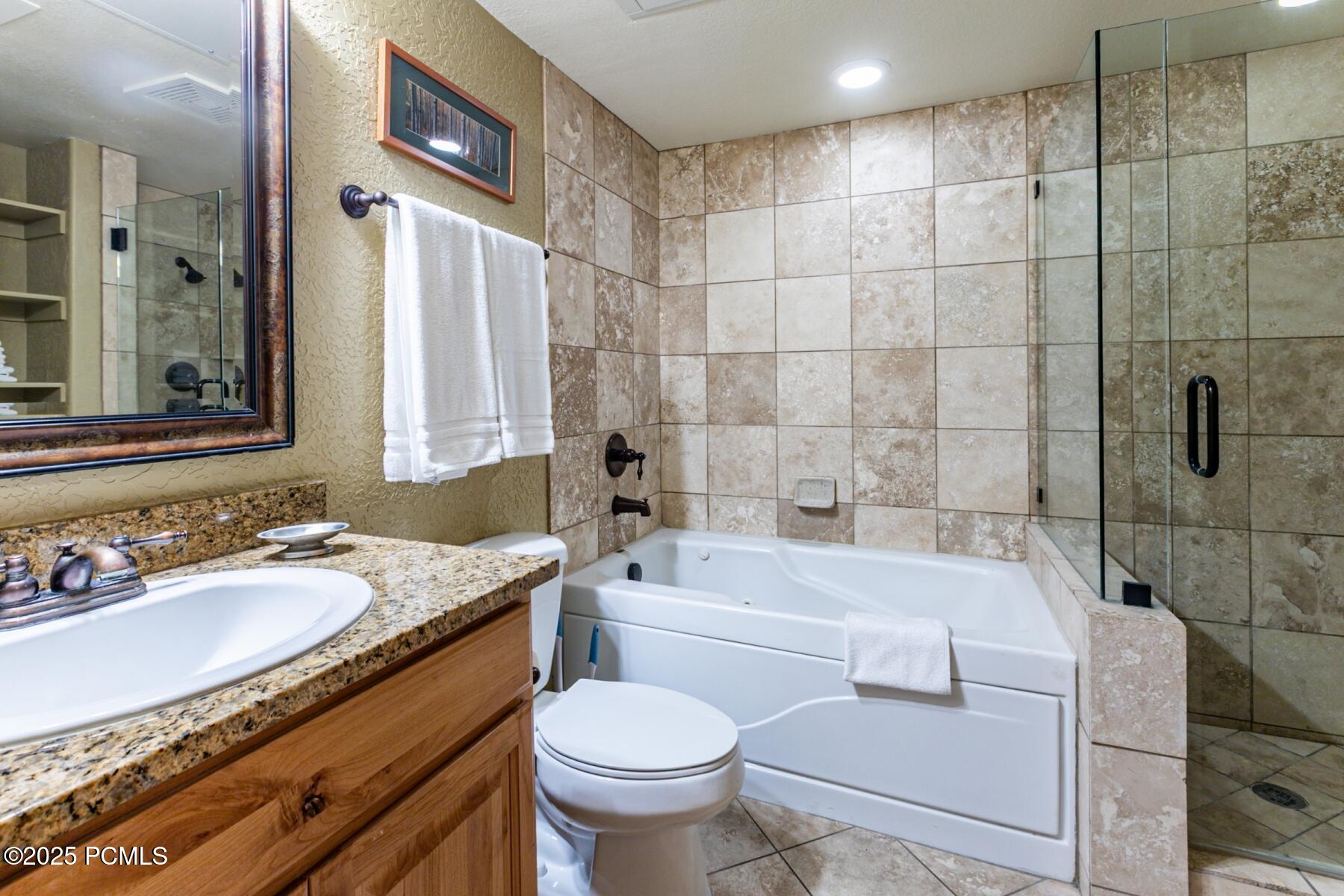 Park City, Utah 84098, United States, 2 Bedrooms Bedrooms, ,3 BathroomsBathrooms,Residential,Active,221537