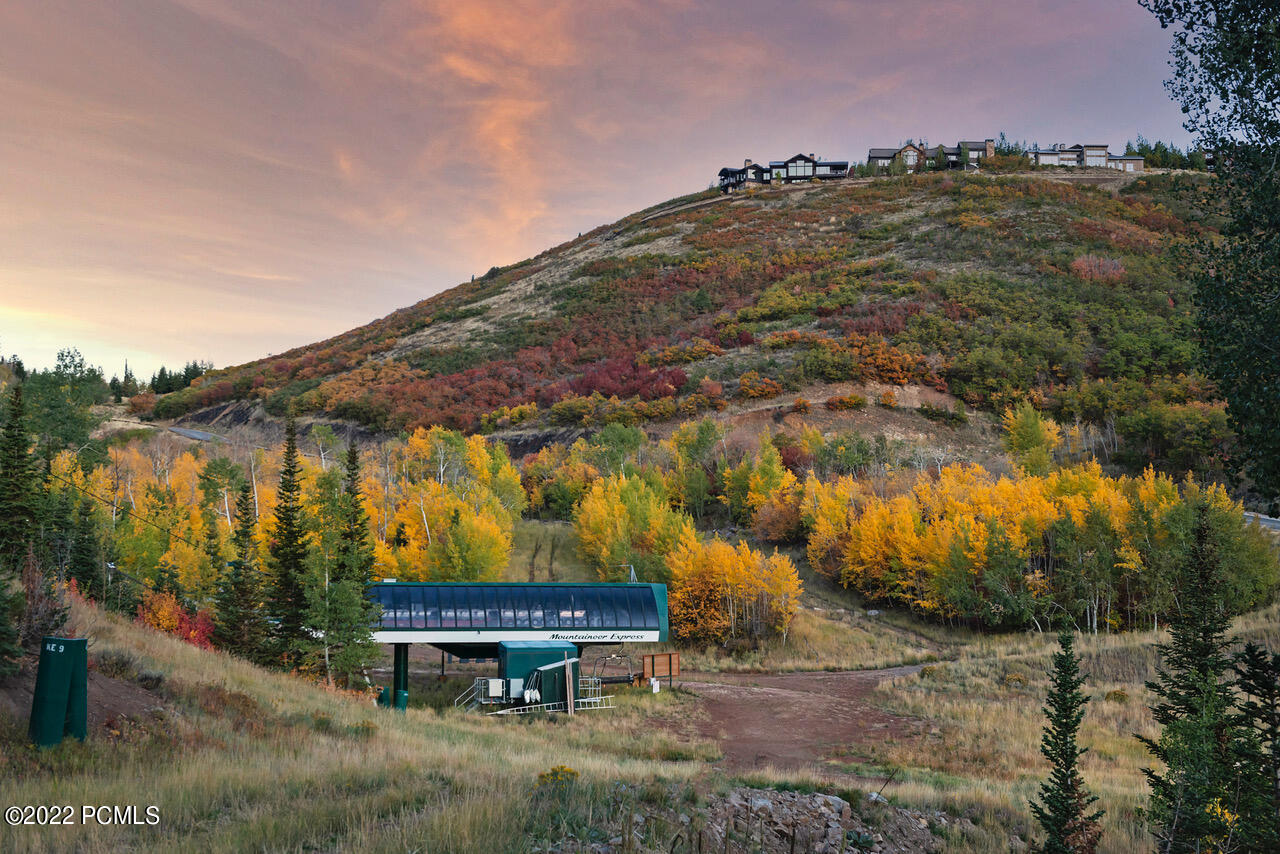 Park City, Utah 84060, United States, 3 Bedrooms Bedrooms, ,4 BathroomsBathrooms,Residential,Pending,74219