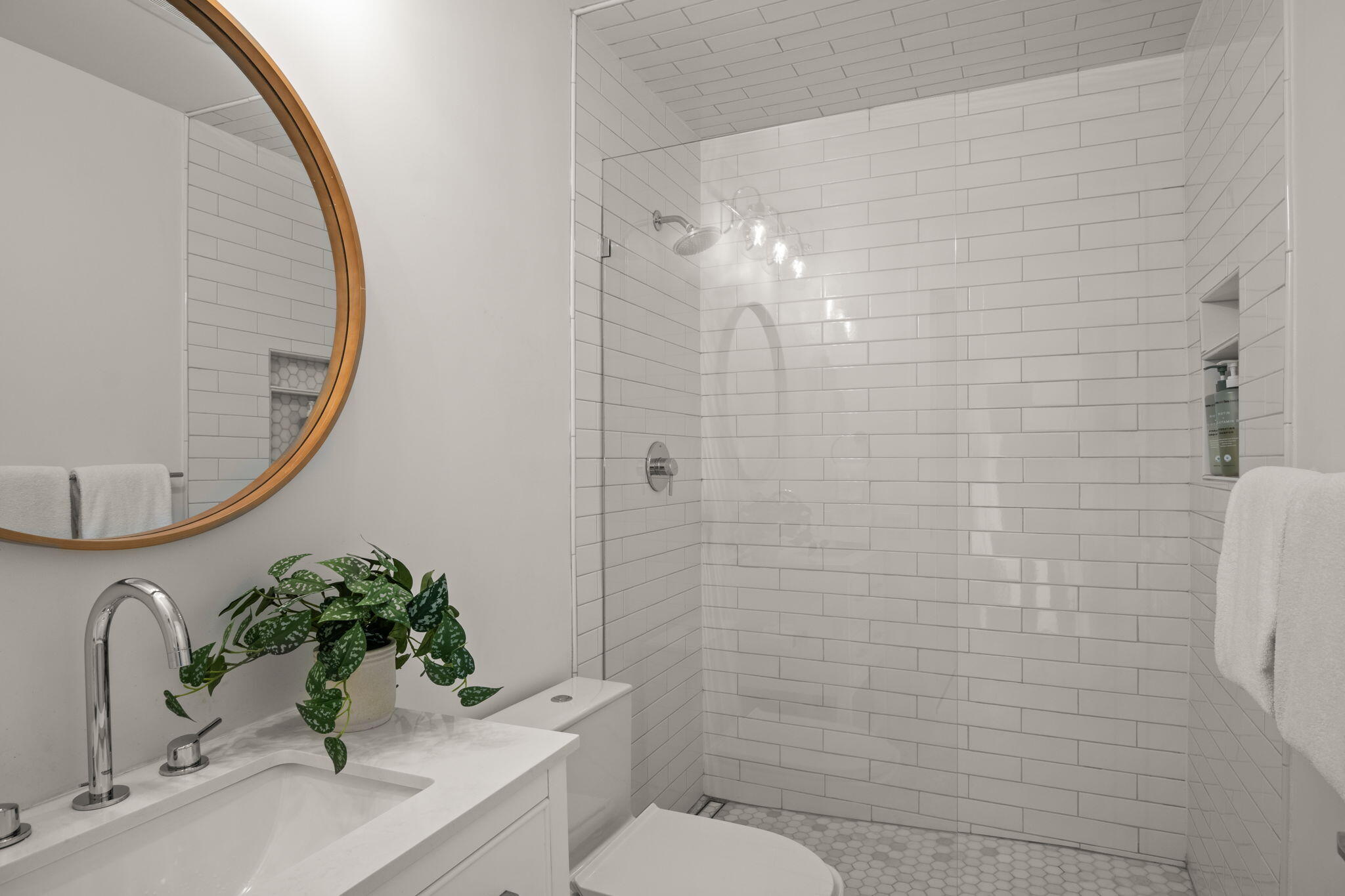 Sun Valley, Idaho 83353, United States, 3 Bedrooms Bedrooms, ,2 BathroomsBathrooms,Residential,Active,212225