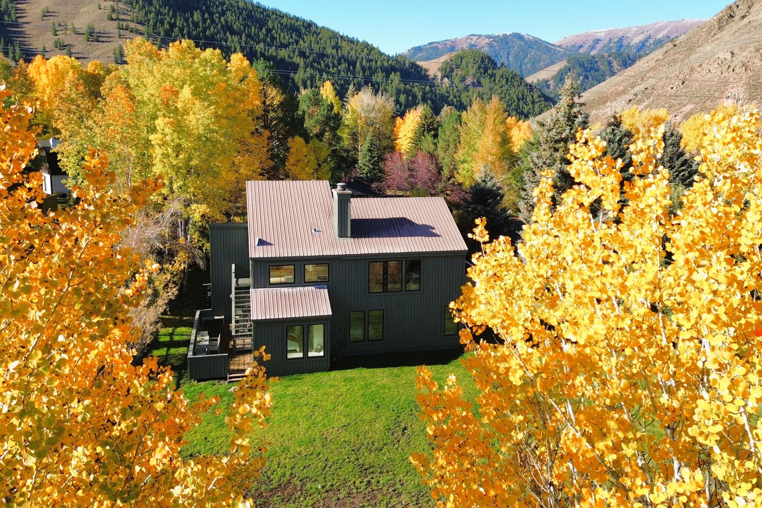 Sun Valley, Idaho 83353, United States, 3 Bedrooms Bedrooms, ,2 BathroomsBathrooms,Residential,Active,212225
