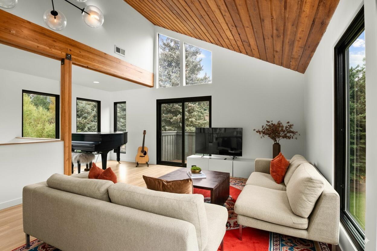 Sun Valley, Idaho 83353, United States, 3 Bedrooms Bedrooms, ,2 BathroomsBathrooms,Residential,Active,212225