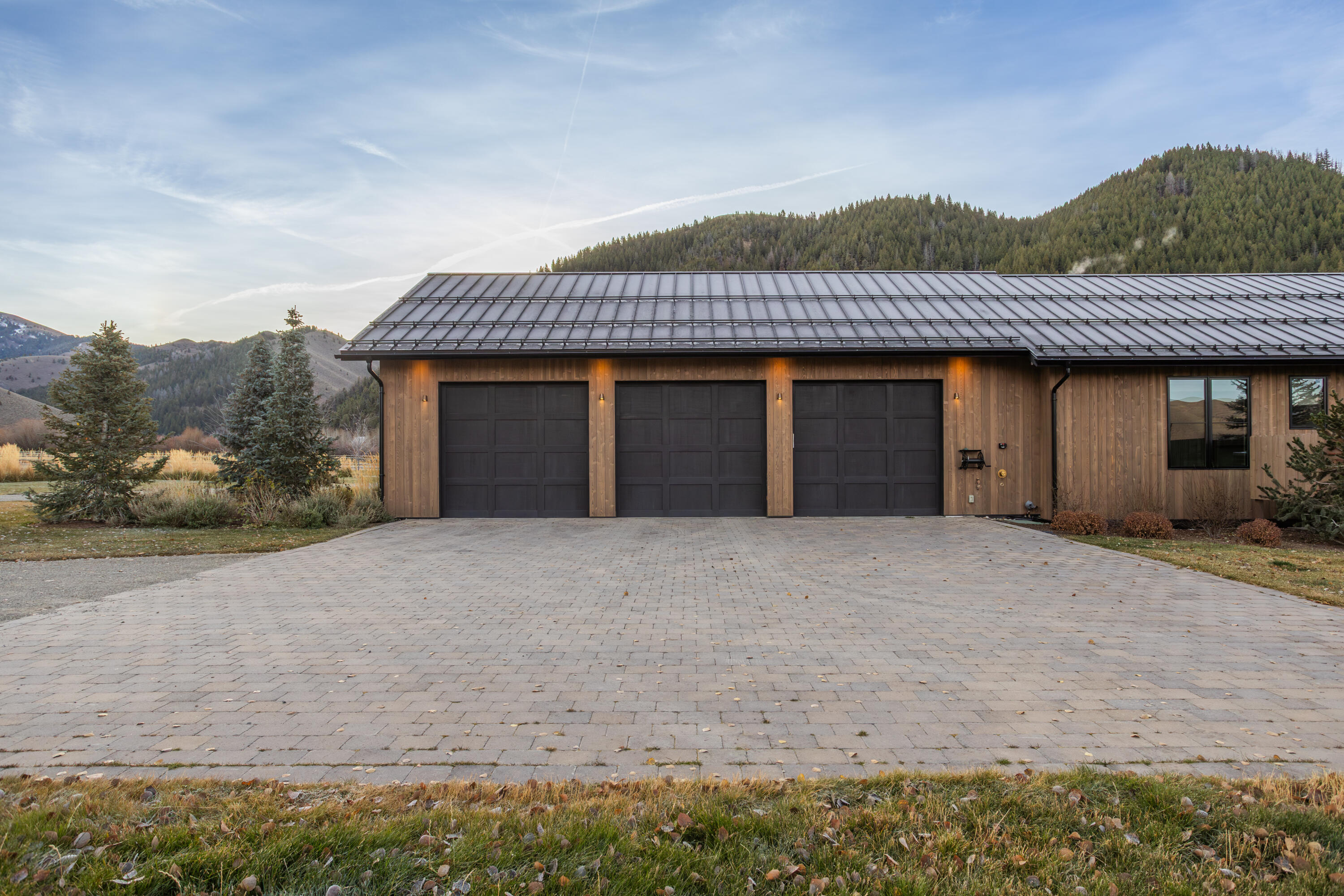 3 Car Garage