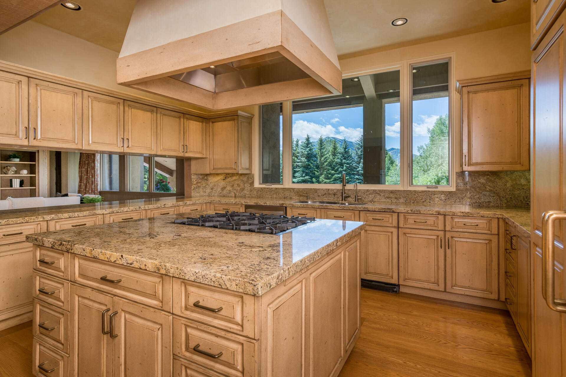 Sun Valley, Idaho 83353, United States, 5 Bedrooms Bedrooms, ,4 BathroomsBathrooms,Residential,Active,197355