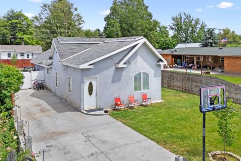 Photo of 726 Wyoming St, Gooding, ID 83330 (MLS # 24-332057)