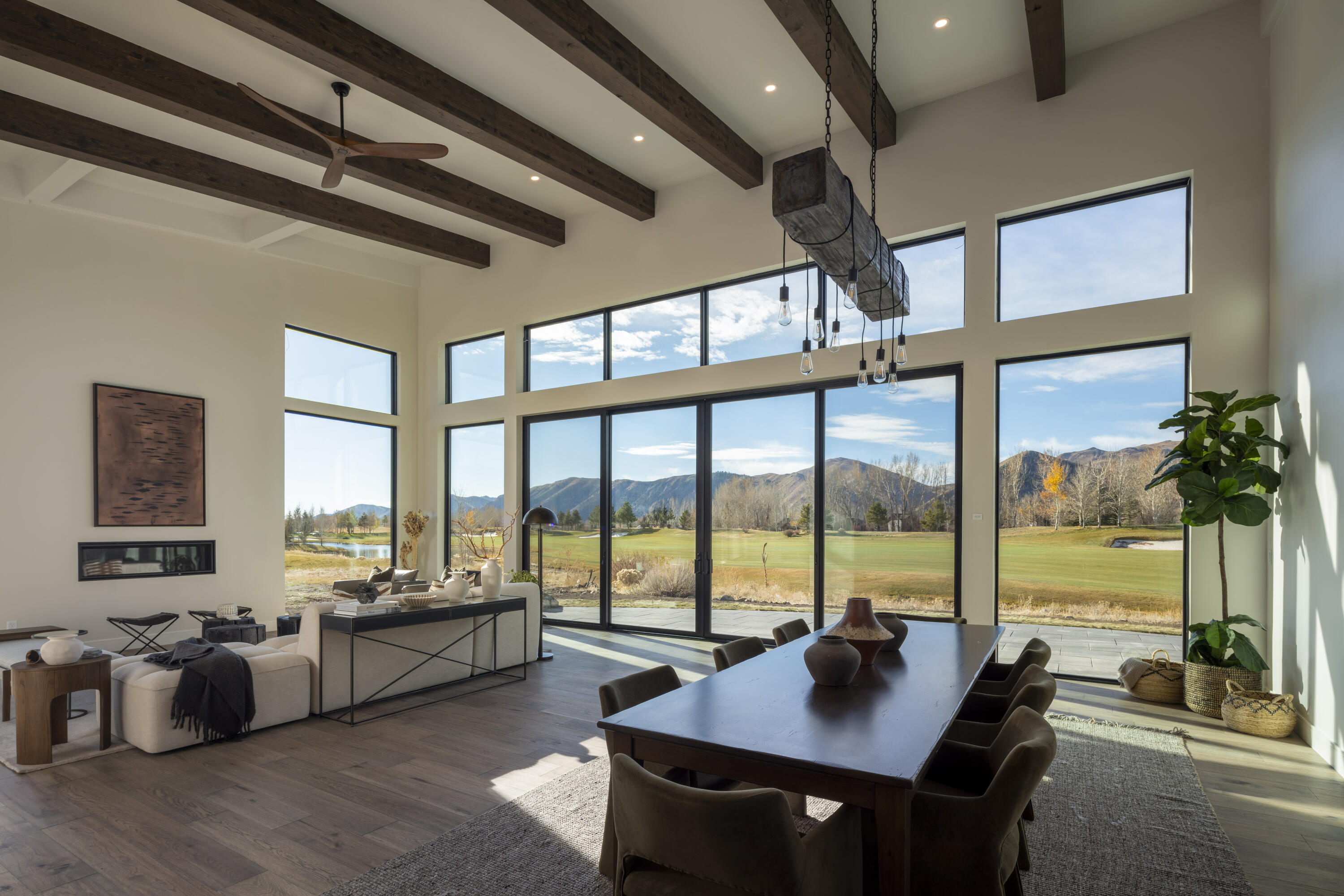 Dining to Golf Course