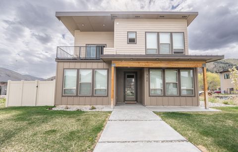 Photo of 760 N 1st Ave, Hailey, ID 83333 (MLS # 26-334360)