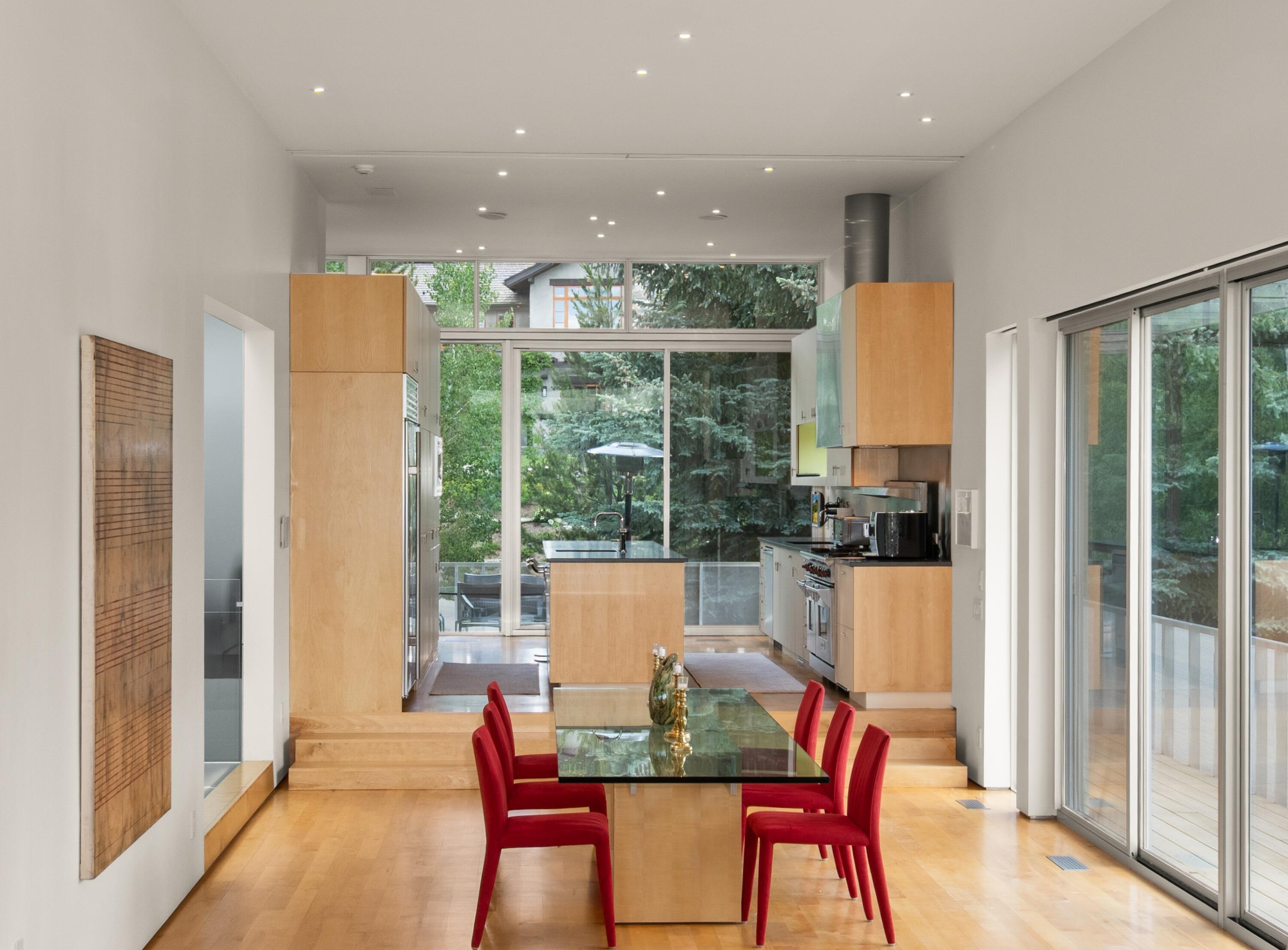 Dining Kitchen Spur
