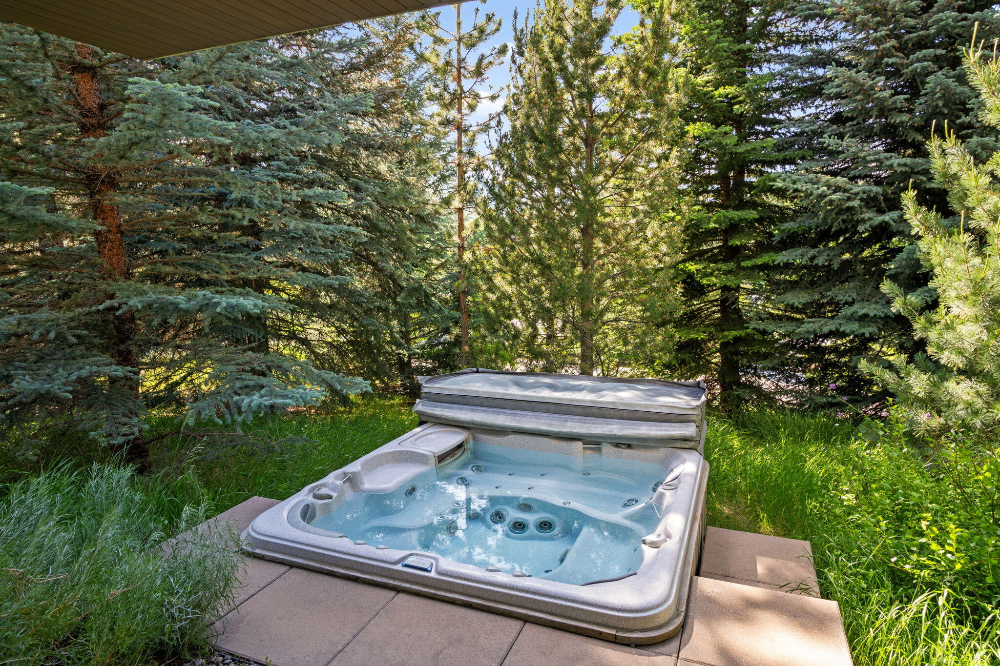 Jacuzzi off gym
