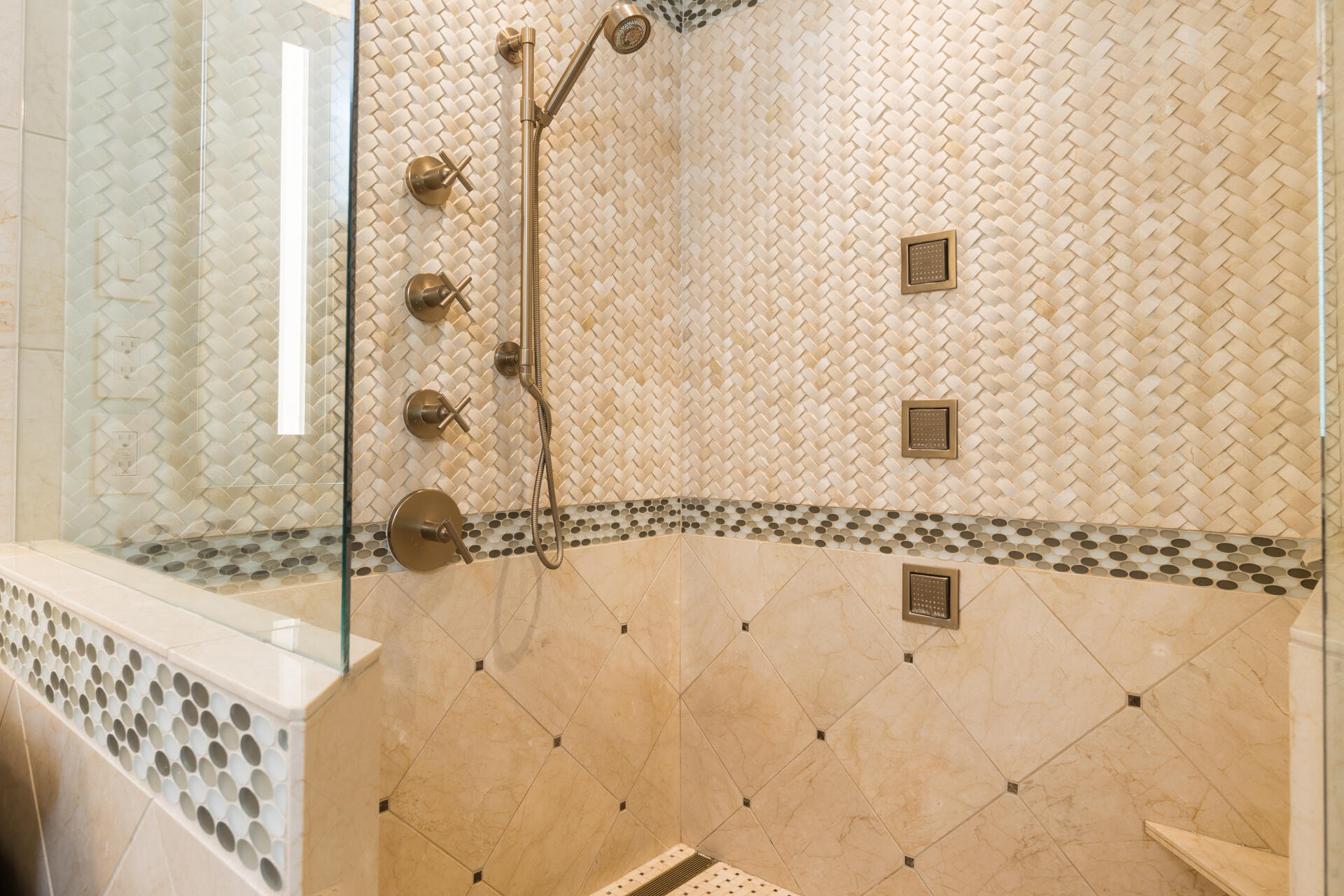 Blaine County, Idaho 83340, United States, 5 Bedrooms Bedrooms, ,5 BathroomsBathrooms,Residential,Pending,51731