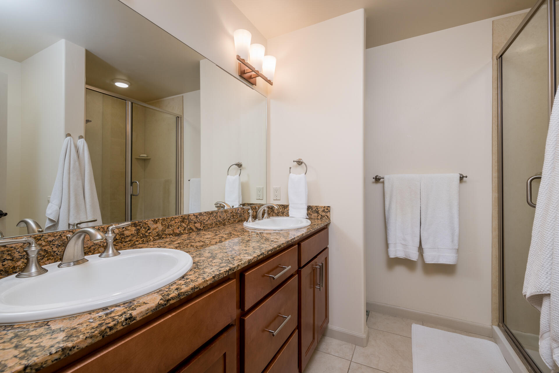 Hailey, Idaho 83333, United States, 2 Bedrooms Bedrooms, ,3 BathroomsBathrooms,Residential,Active,152232