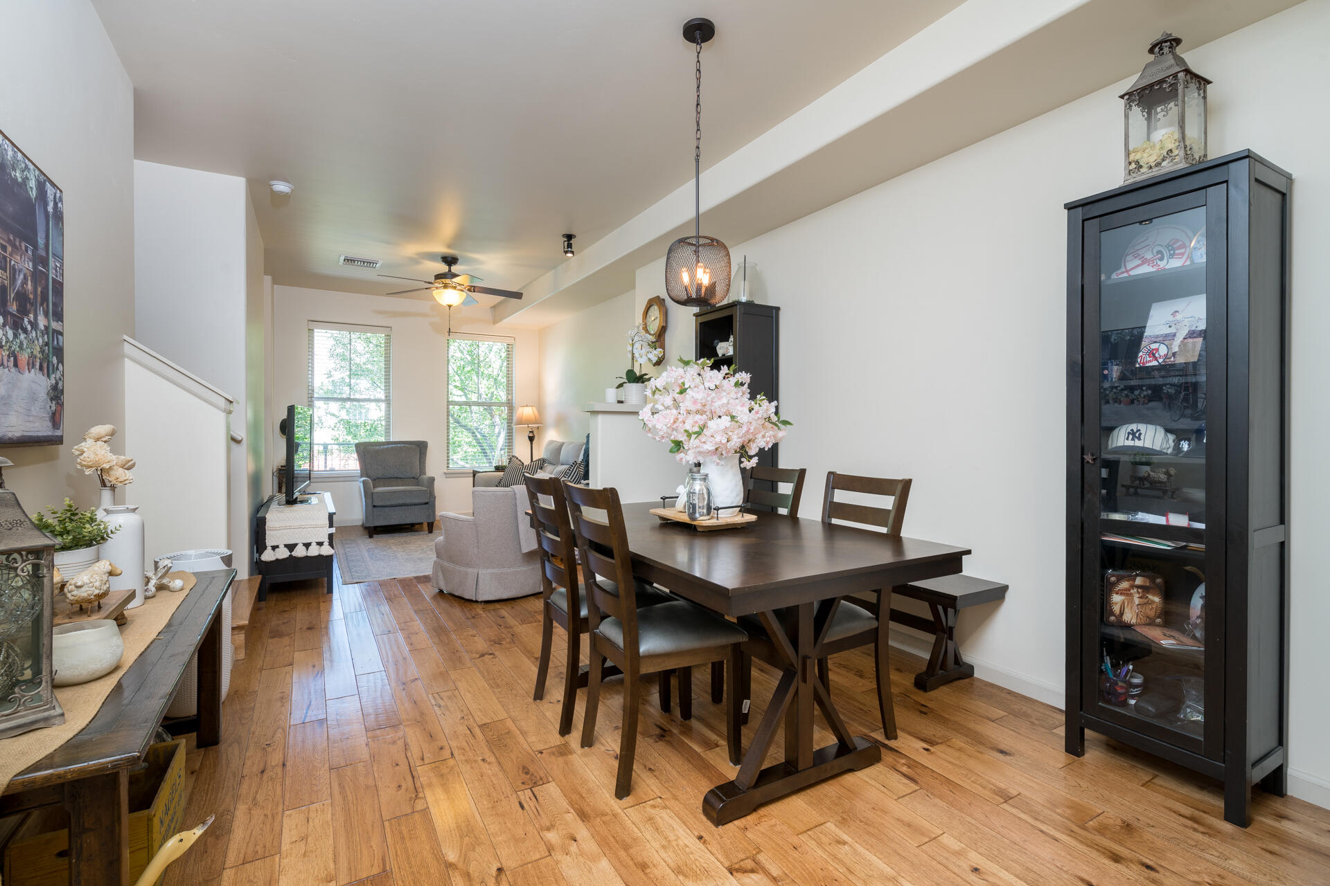 Hailey, Idaho 83333, United States, 2 Bedrooms Bedrooms, ,3 BathroomsBathrooms,Residential,Active,152232