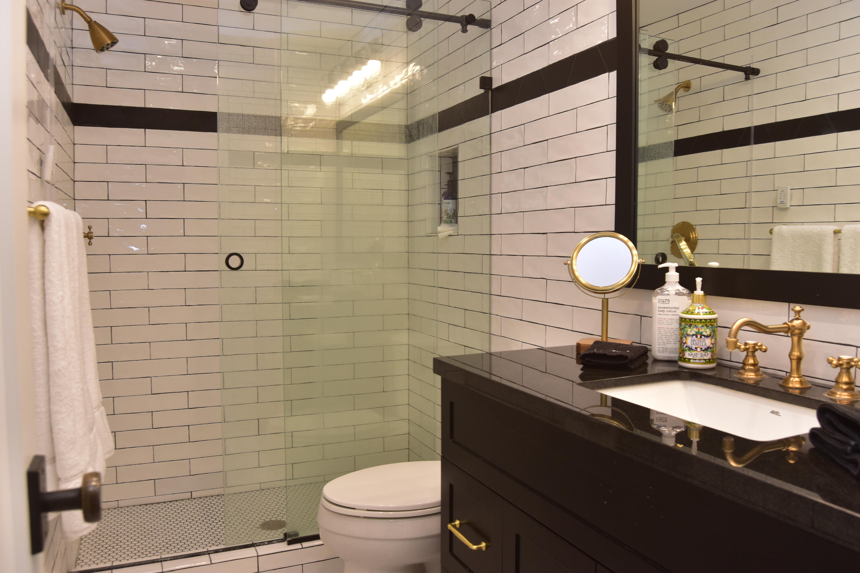 Sun Valley, Idaho 83353, United States, 2 Bedrooms Bedrooms, ,2 BathroomsBathrooms,Residential,Pending,53393