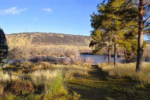 Photo of 4778 River Road Rd, Buhl, ID 83316 (MLS # 25-333361)