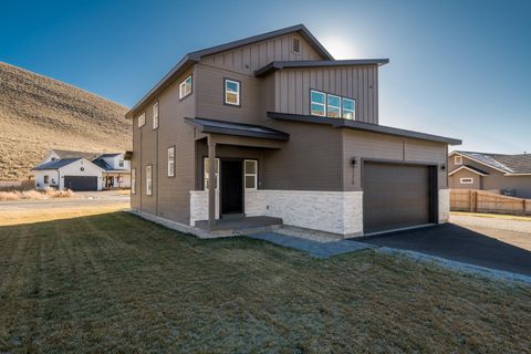 Photo of 136 Cowcatcher Loop, Bellevue, ID 83313 (MLS # 25-333986)