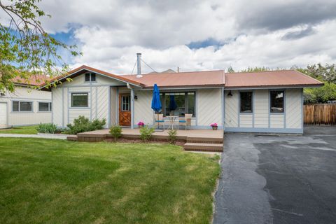 Photo of 409 S 7th St, Bellevue, ID 83313 (MLS # 26-334438)