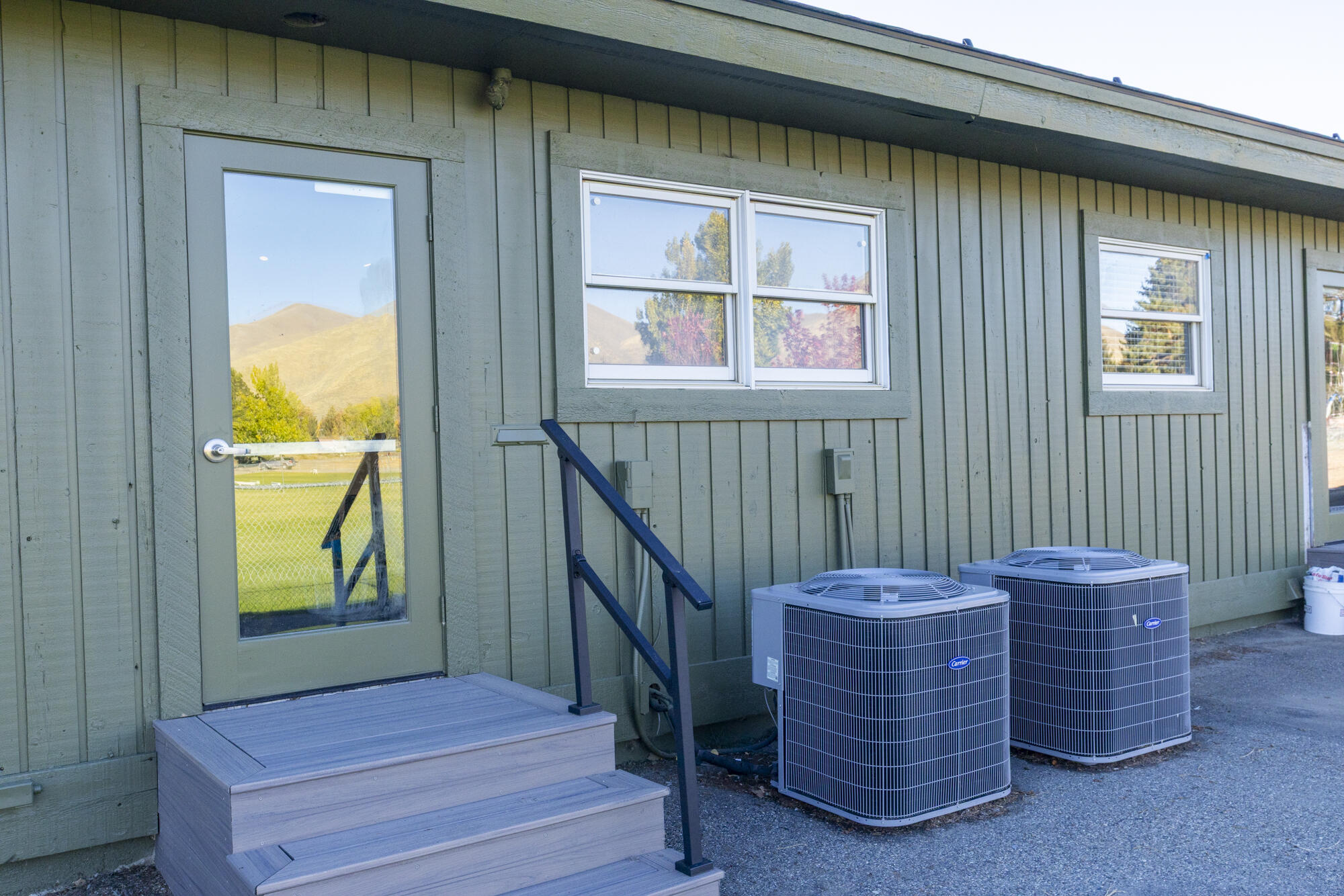 Maple.St.offices.-24