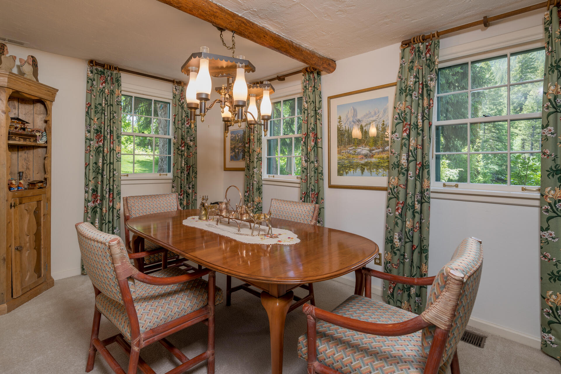 Guest house dining
