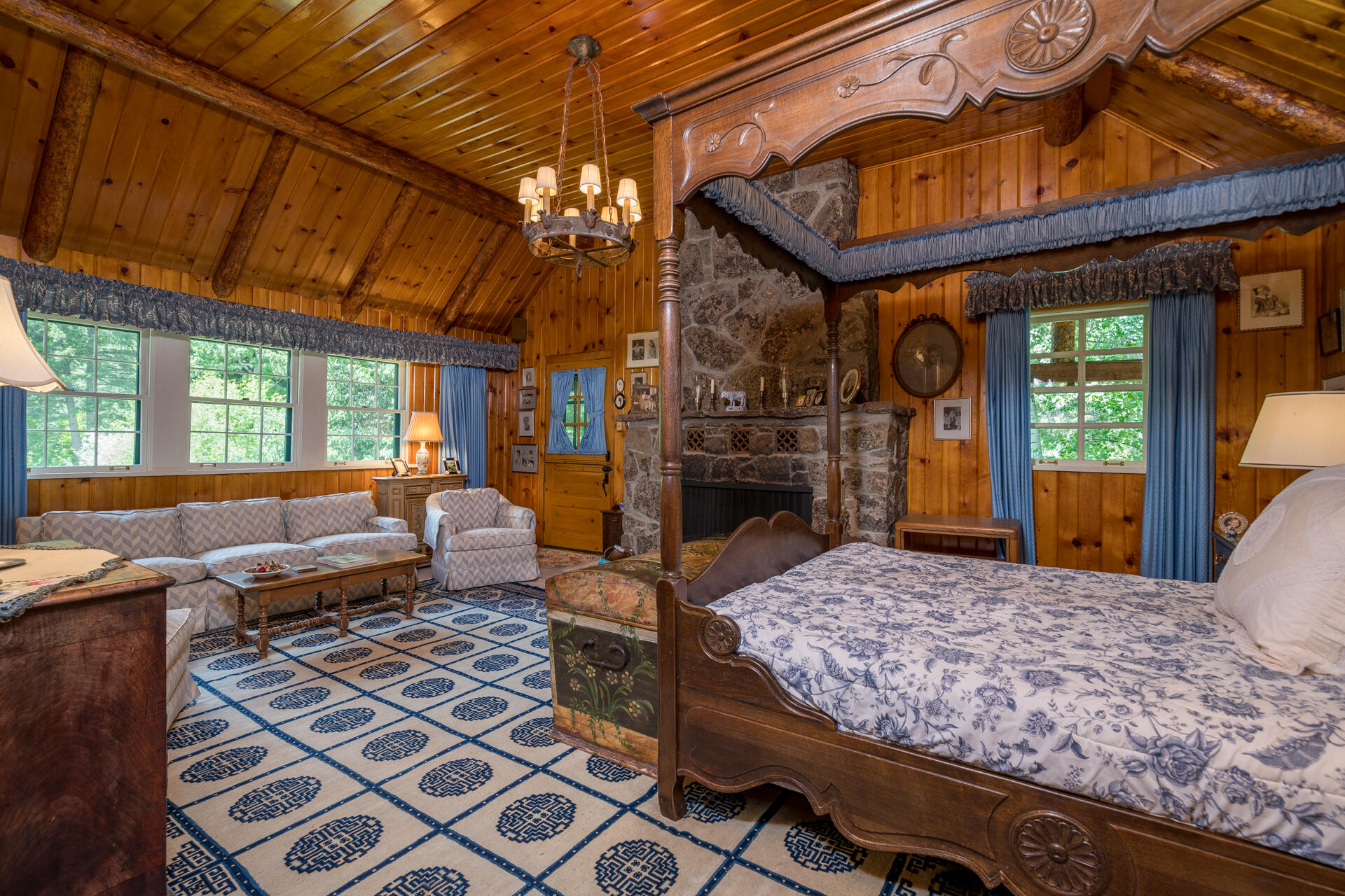 Guest house primary bedroom