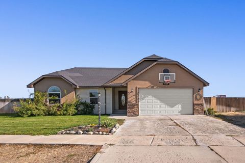 Photo of 106 Riverview Dr, Shoshone, ID 83352 (MLS # 25-333755)