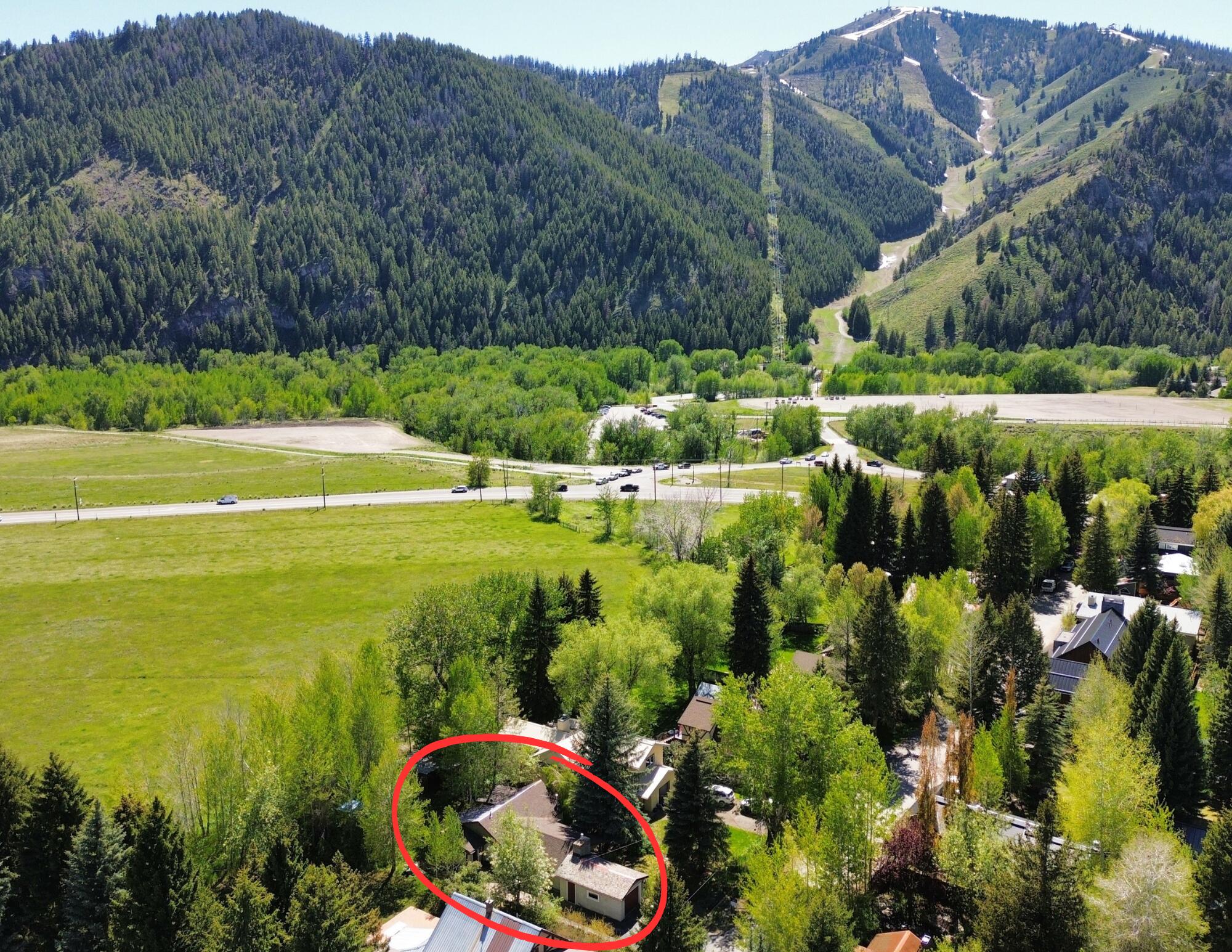 Ketchum, Idaho 83340, United States, 2 Bedrooms Bedrooms, ,1 BathroomBathrooms,Residential,Pending,57390