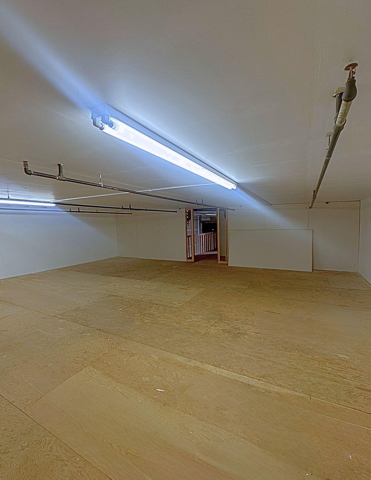 Mezzanine big storage