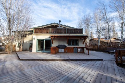 Photo of 200 E Canyon Run Blvd, Ketchum, ID 83340 (MLS # 25-333941)