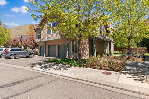Photo of 1910 Copper Ranch Lane #E, Hailey, ID 83333 (MLS # 26-334376)