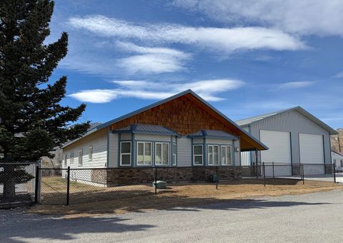 Photo of 801 Forest Dr, Mackay, ID 83251 (MLS # 26-334200)